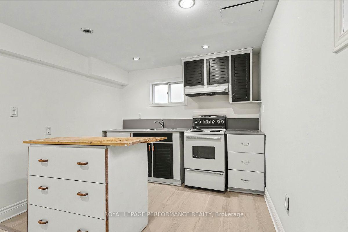 Photo 17 of 856 Iroquois Road, Ottawa, McKellar Heights/Glabar Park — HOMEH