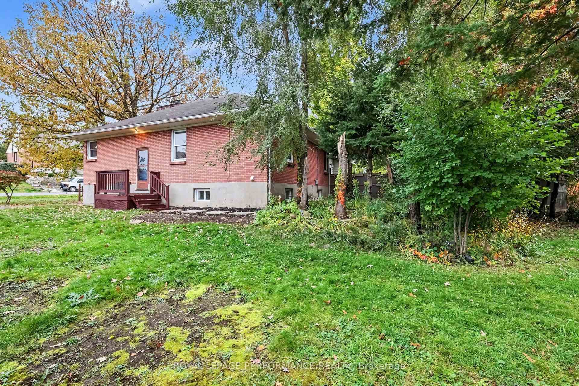 Photo 28 of 856 Iroquois Road, Ottawa, McKellar Heights/Glabar Park — HOMEH