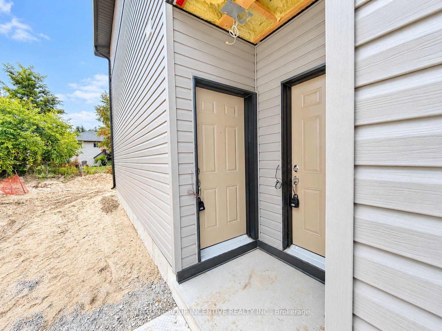 Photo 3 of Unit 7, 1 Riverdale Drive, Wasaga Beach — HOMEH