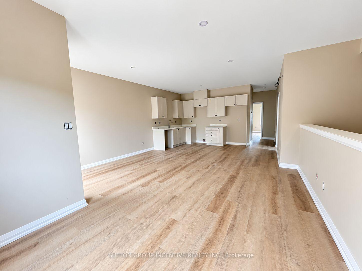 Photo 5 of Unit 7, 1 Riverdale Drive, Wasaga Beach — HOMEH