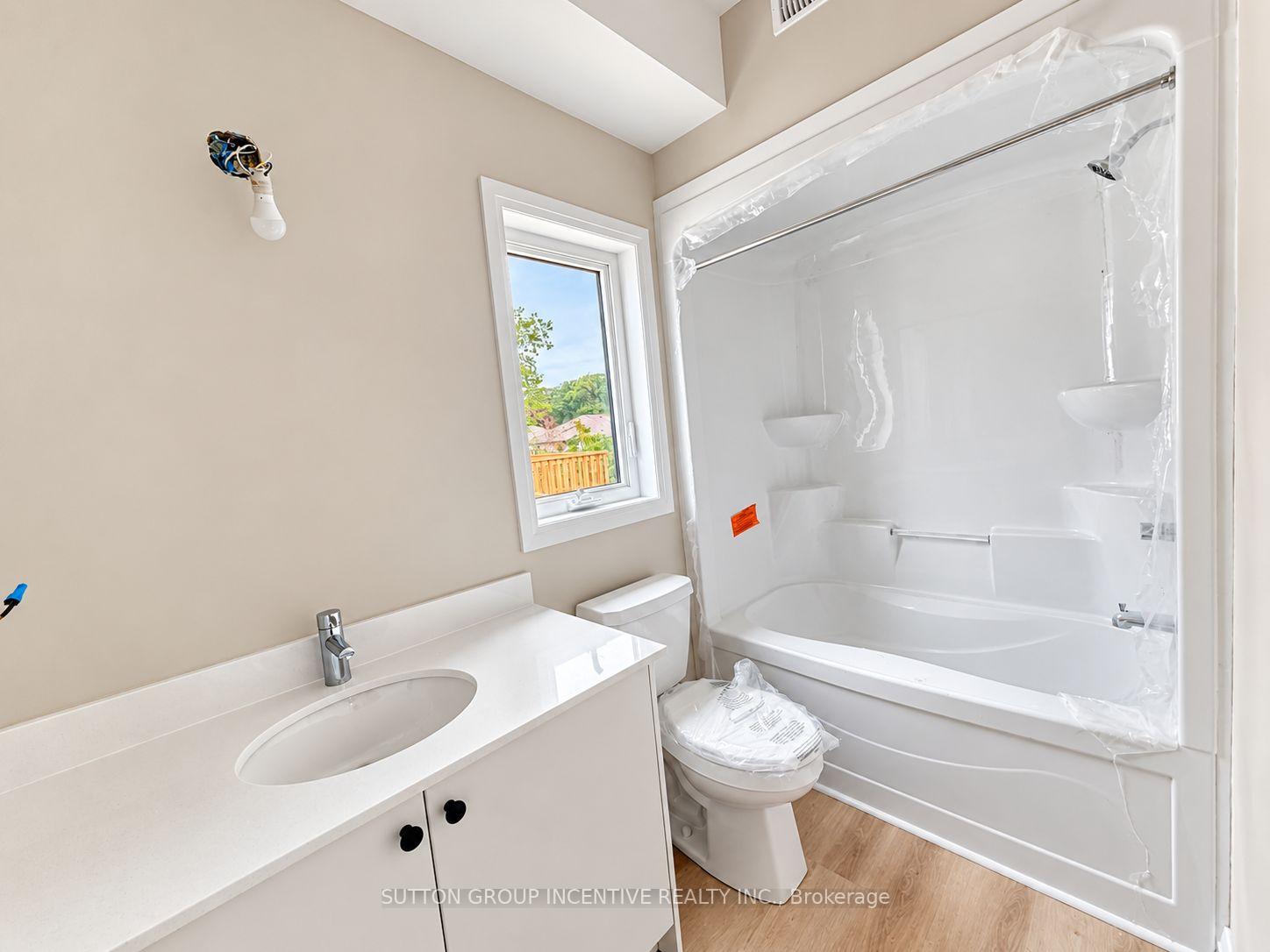 Photo 11 of Unit 7, 1 Riverdale Drive, Wasaga Beach — HOMEH
