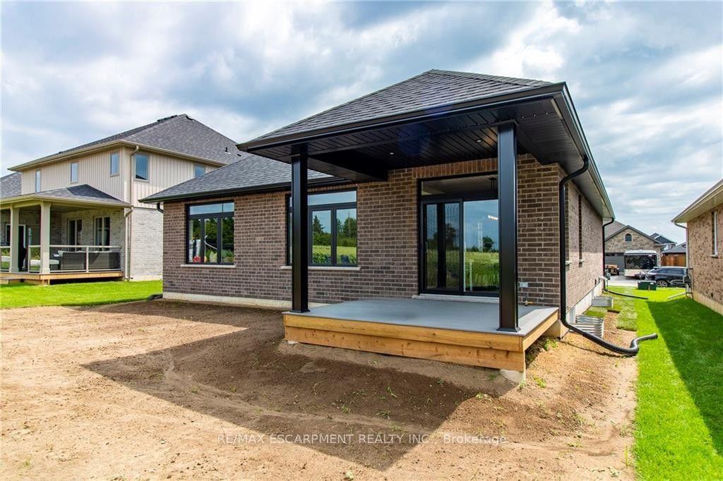 Photo 2 of 96 Craddock Boulevard, Haldimand — HOMEH