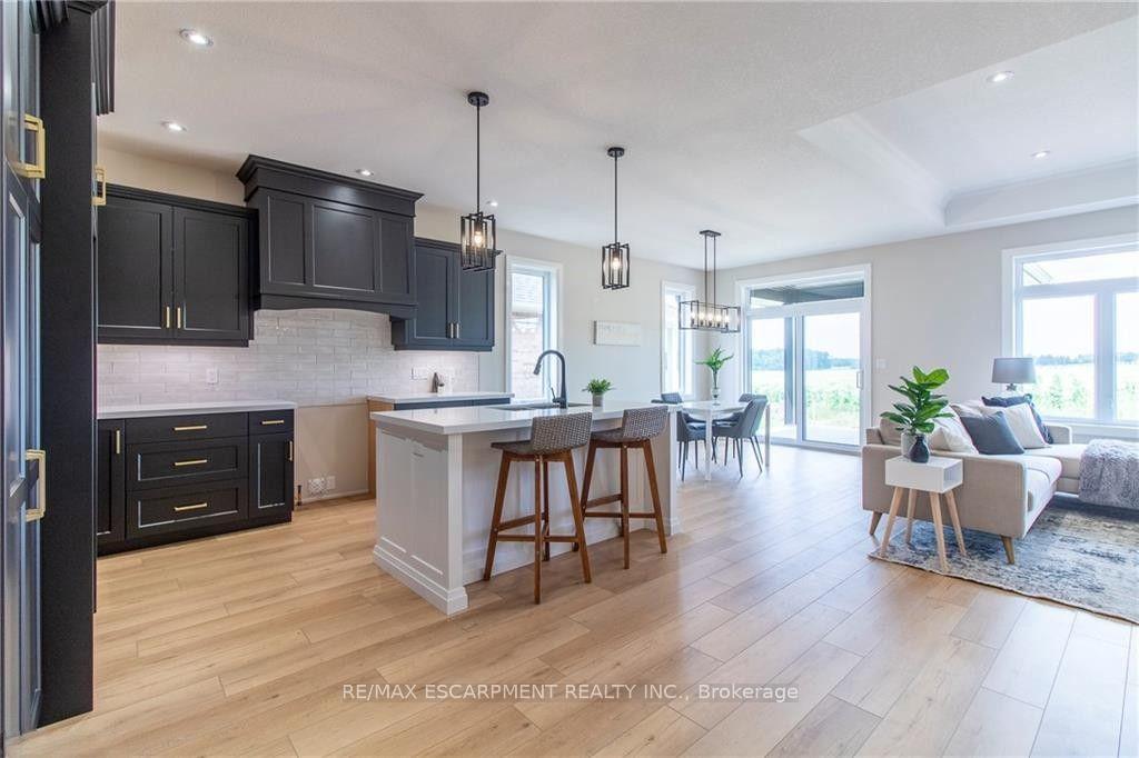 Photo 9 of 96 Craddock Boulevard, Haldimand — HOMEH