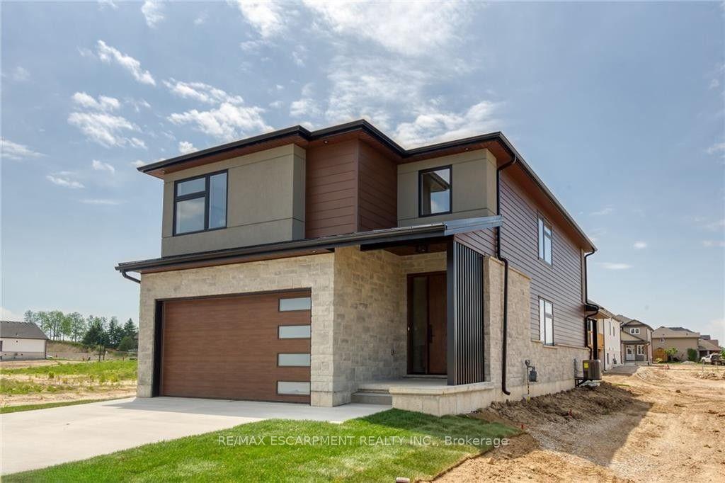 Photo 2 of 92 Craddock Boulevard, Haldimand — HOMEH