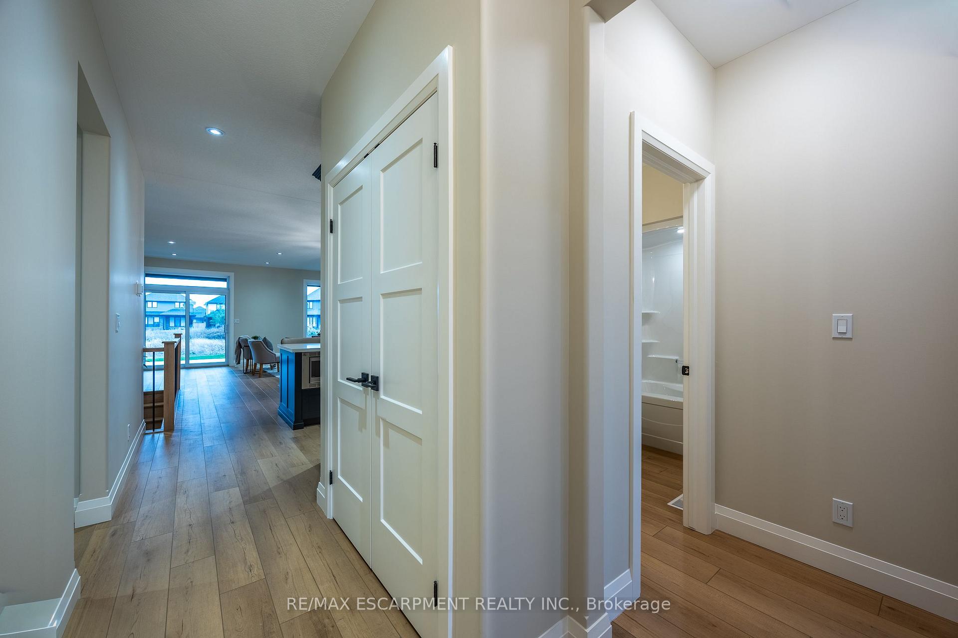Photo 3 of 88 Craddock Boulevard, Haldimand — HOMEH