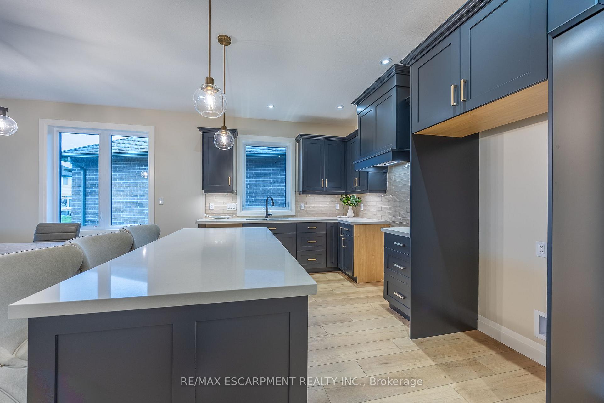 Photo 8 of 88 Craddock Boulevard, Haldimand — HOMEH
