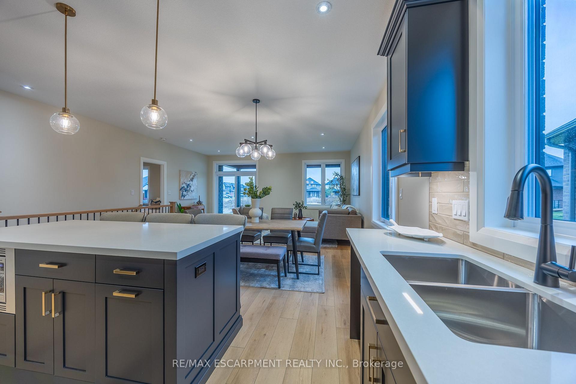 Photo 9 of 88 Craddock Boulevard, Haldimand — HOMEH