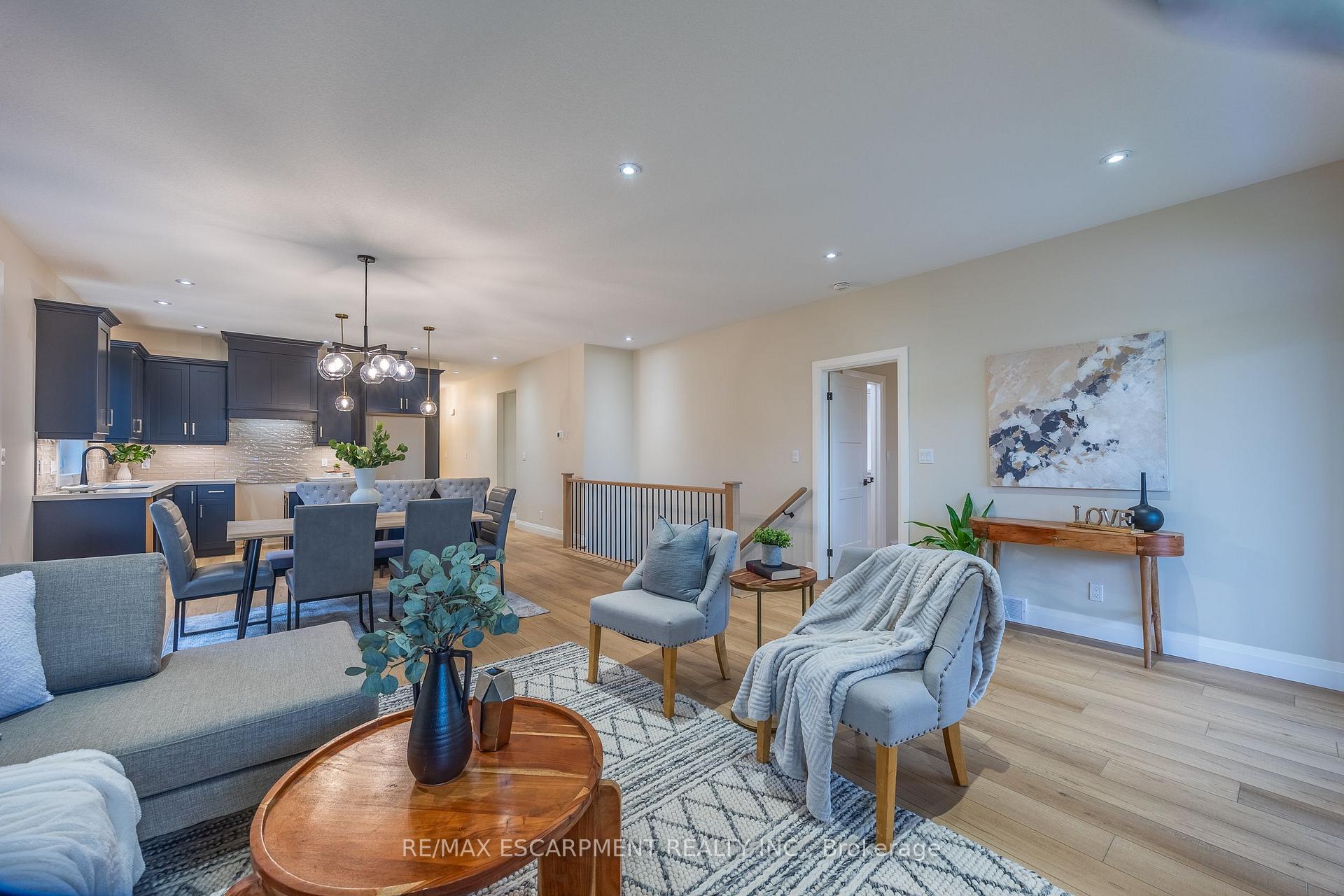 Photo 13 of 88 Craddock Boulevard, Haldimand — HOMEH