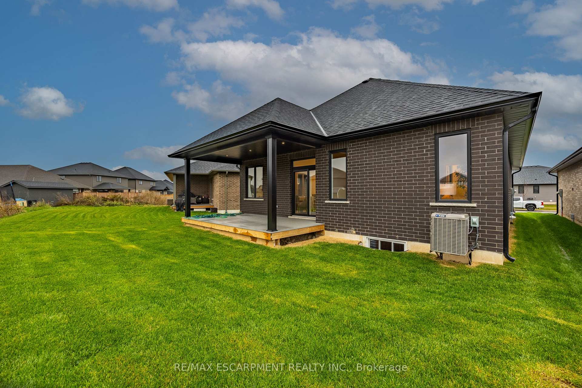 Photo 27 of 88 Craddock Boulevard, Haldimand — HOMEH