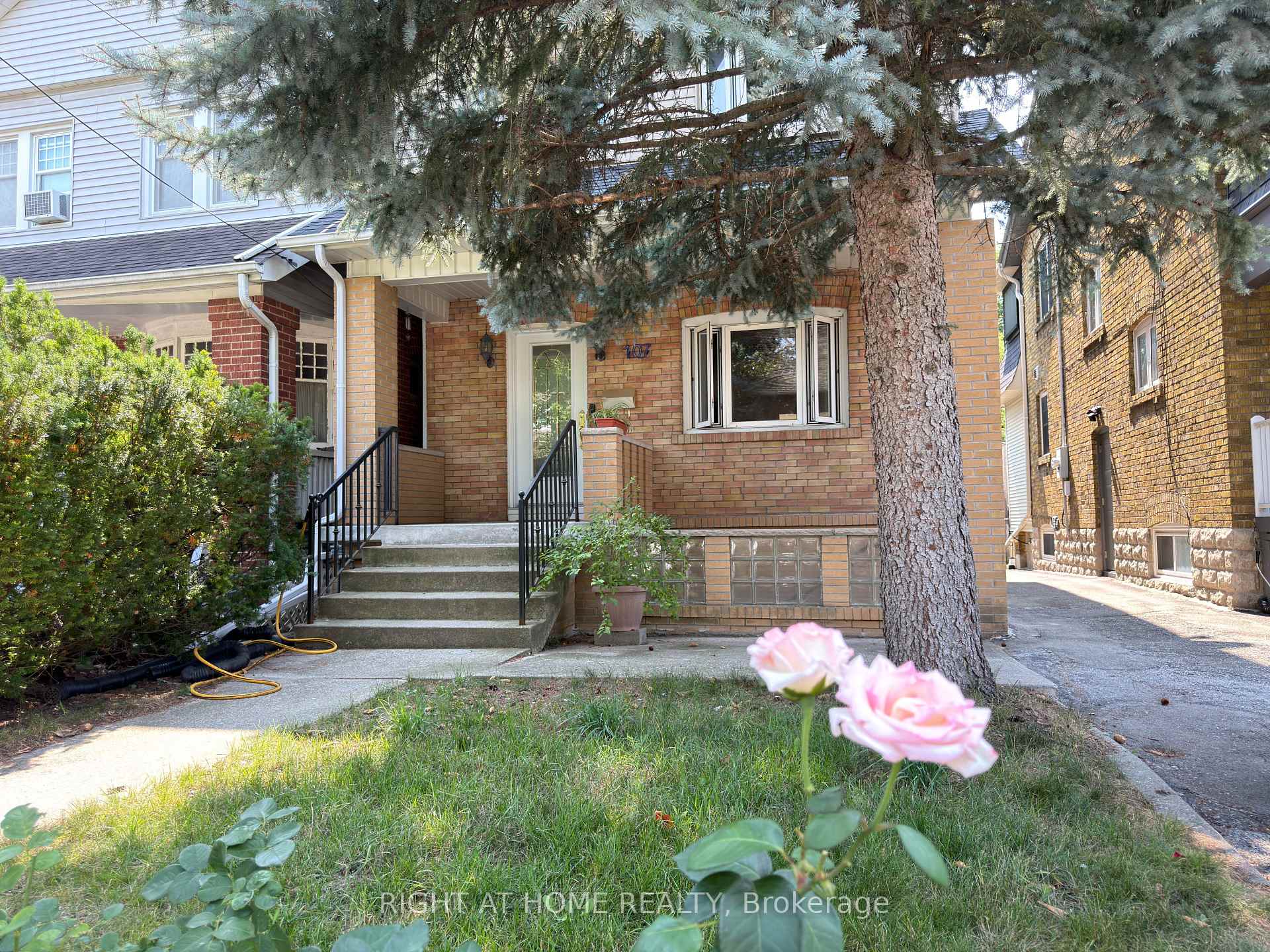 Photo 2 of 107 Melrose Avenue, Toronto, Lawrence Park North — HOMEH