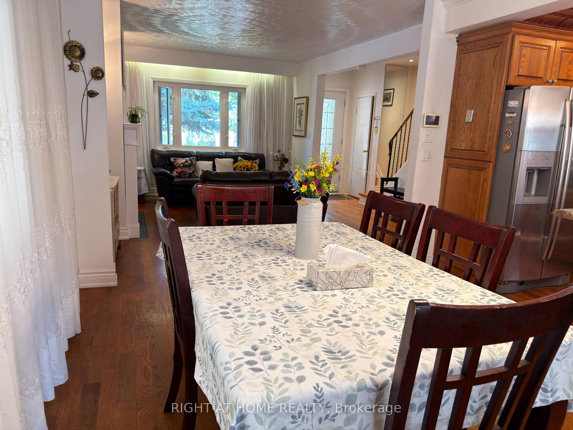 Photo 4 of 107 Melrose Avenue, Toronto, Lawrence Park North — HOMEH
