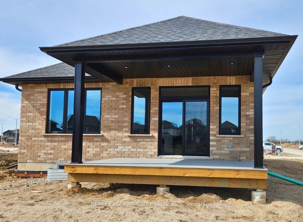 Photo 2 of 183 Craddock Boulevard, Haldimand — HOMEH