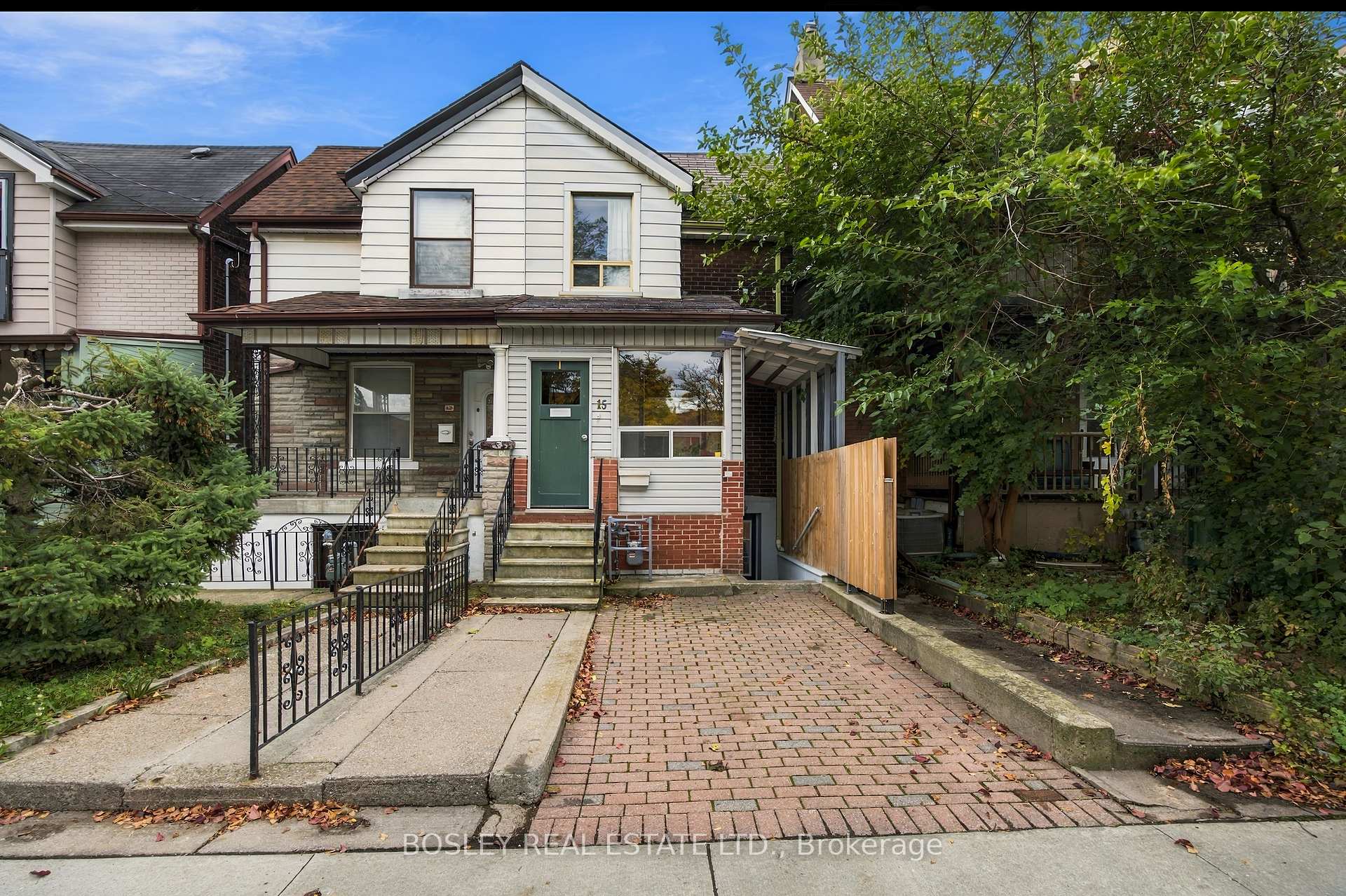 Photo of 15 Lumbervale Avenue