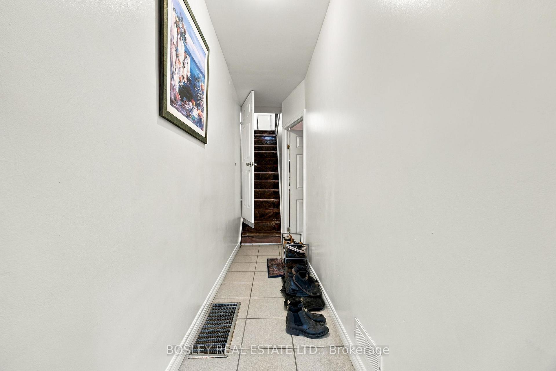 Photo 4 of 15 Lumbervale Avenue, Toronto, Dufferin Grove — HOMEH