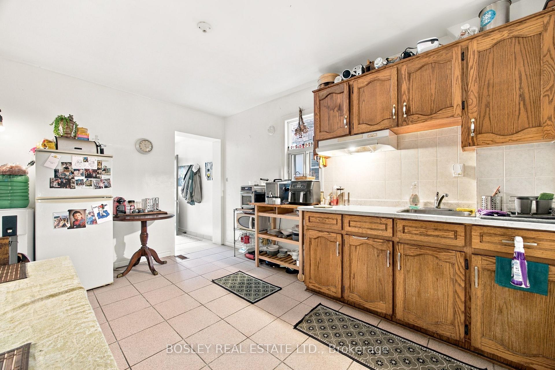 Photo 11 of 15 Lumbervale Avenue, Toronto, Dufferin Grove — HOMEH