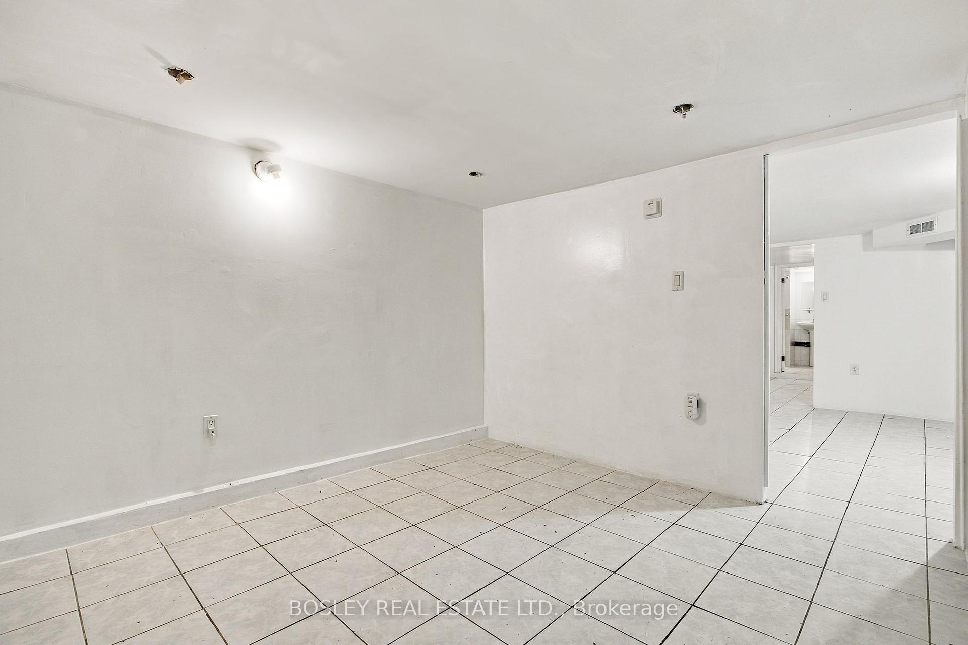 Photo 36 of 15 Lumbervale Avenue, Toronto, Dufferin Grove — HOMEH