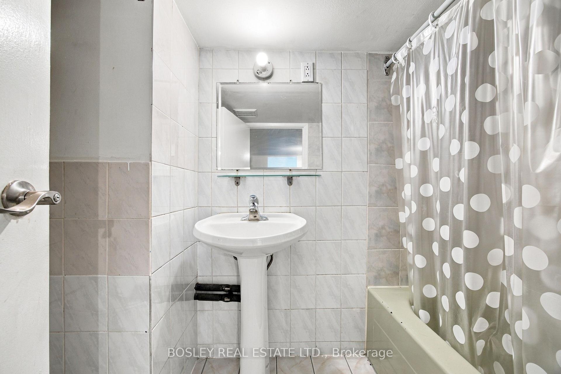 Photo 45 of 15 Lumbervale Avenue, Toronto, Dufferin Grove — HOMEH