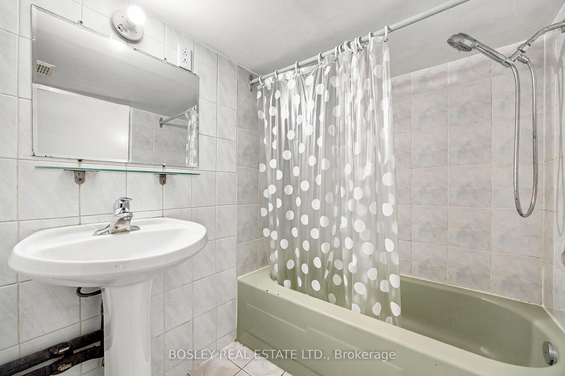 Photo 46 of 15 Lumbervale Avenue, Toronto, Dufferin Grove — HOMEH