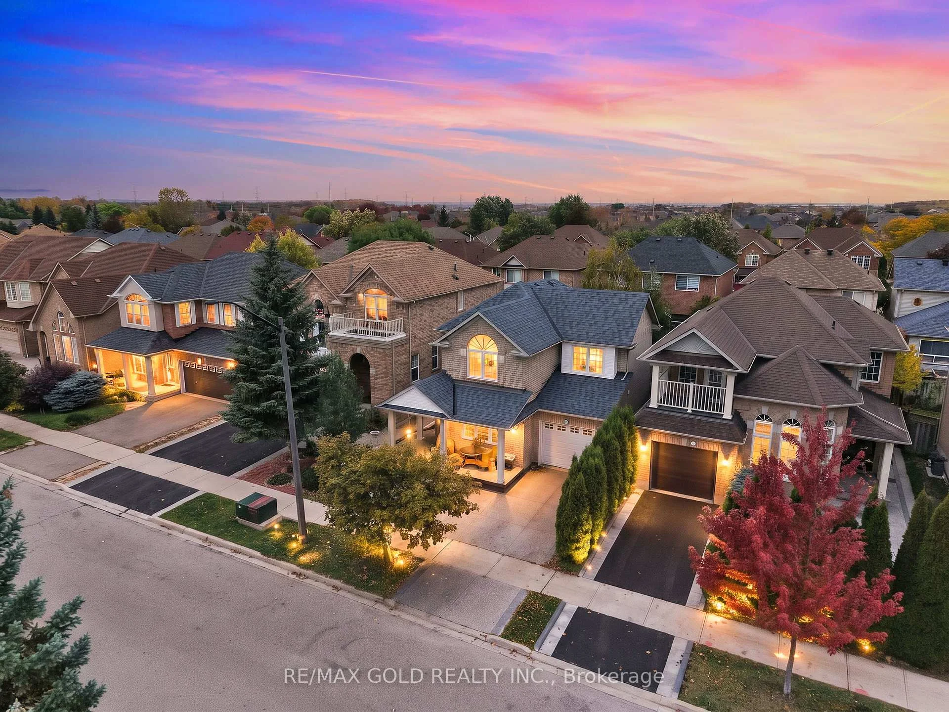 Photo 3 of 3873 Deepwood Heights, Mississauga, Churchill Meadows — HOMEH