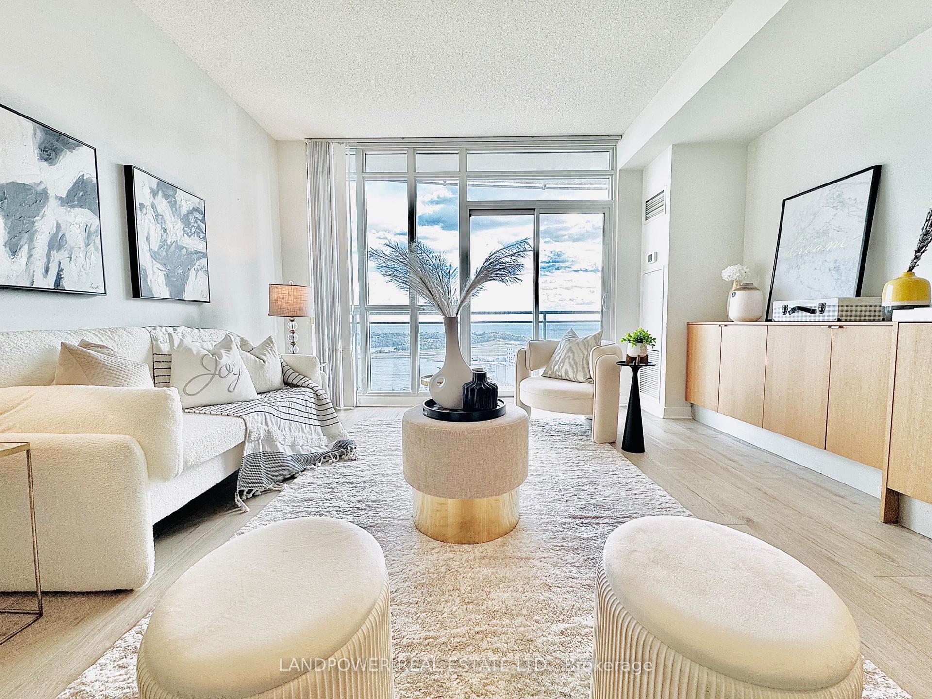 Photo 3 of Unit 3807, 21 Iceboat Terrace, Toronto, Waterfront Communities — HOMEH