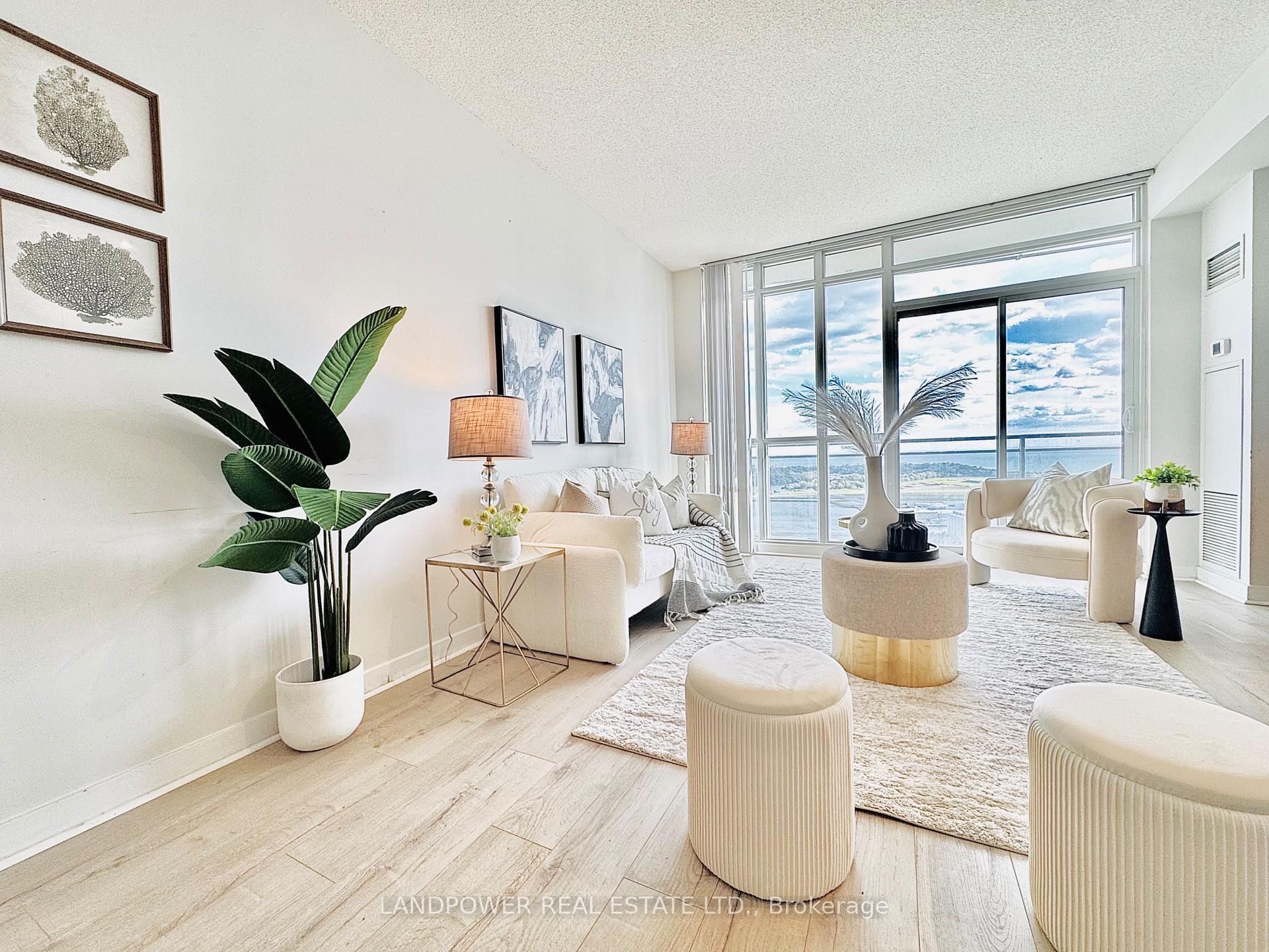 Photo 9 of Unit 3807, 21 Iceboat Terrace, Toronto, Waterfront Communities — HOMEH