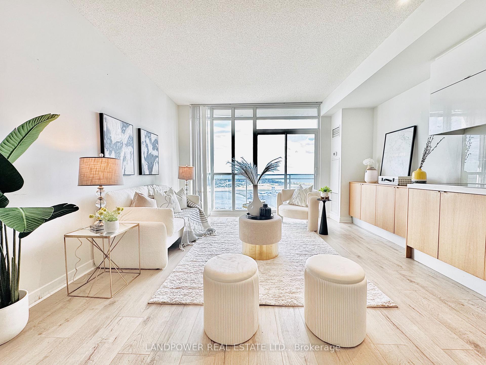Photo 10 of Unit 3807, 21 Iceboat Terrace, Toronto, Waterfront Communities — HOMEH