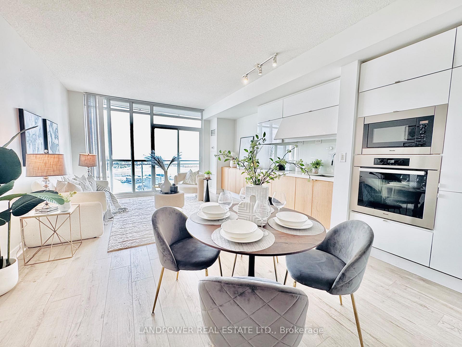 Photo 11 of Unit 3807, 21 Iceboat Terrace, Toronto, Waterfront Communities — HOMEH