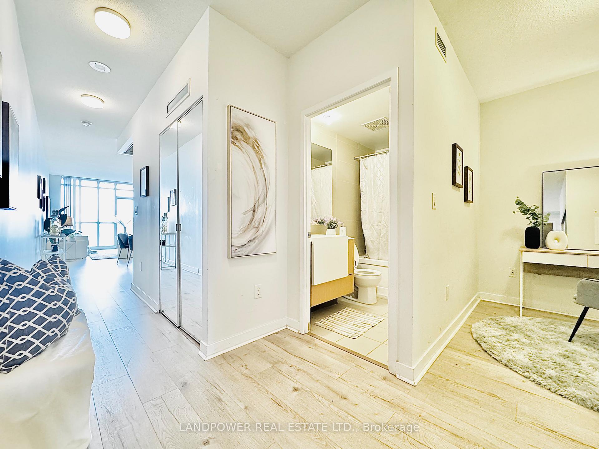 Photo 13 of Unit 3807, 21 Iceboat Terrace, Toronto, Waterfront Communities — HOMEH