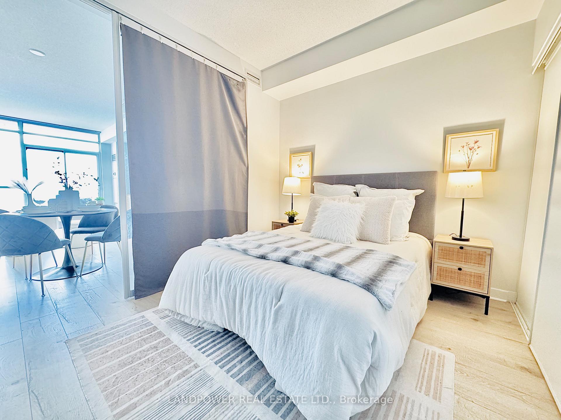 Photo 16 of Unit 3807, 21 Iceboat Terrace, Toronto, Waterfront Communities — HOMEH