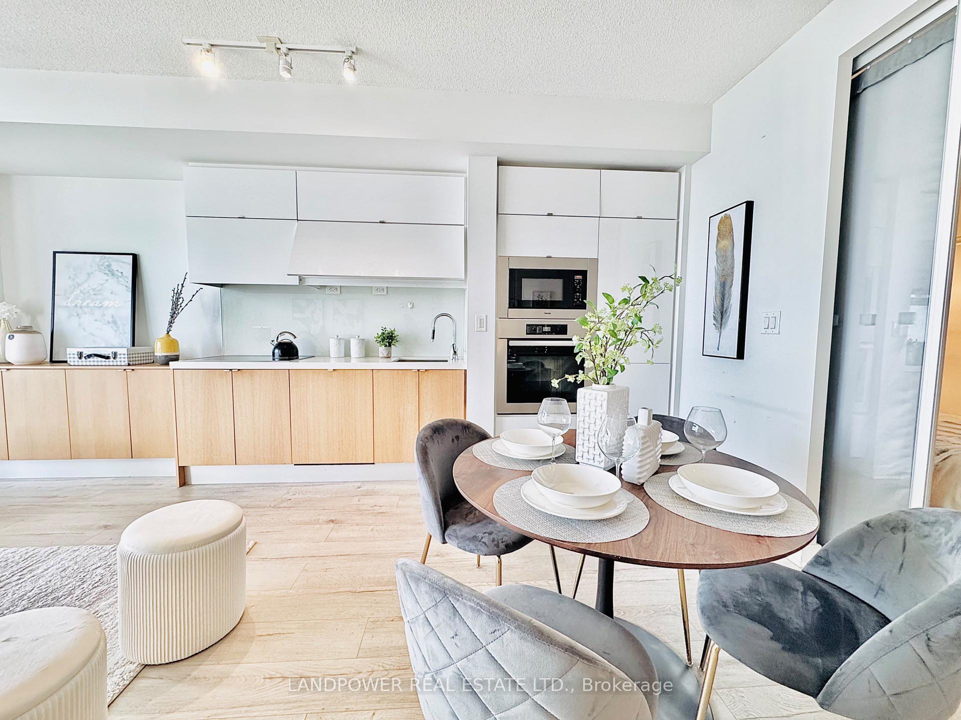 Photo 19 of Unit 3807, 21 Iceboat Terrace, Toronto, Waterfront Communities — HOMEH