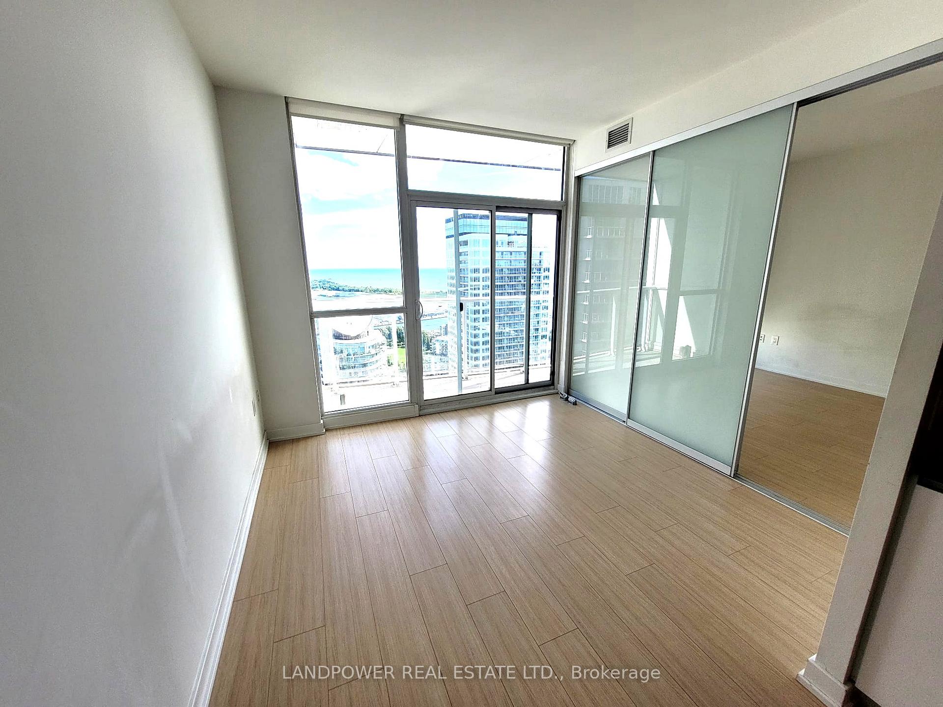 Photo 12 of Unit 4502, 85 Queens Wharf Road, Toronto, Waterfront Communities — HOMEH