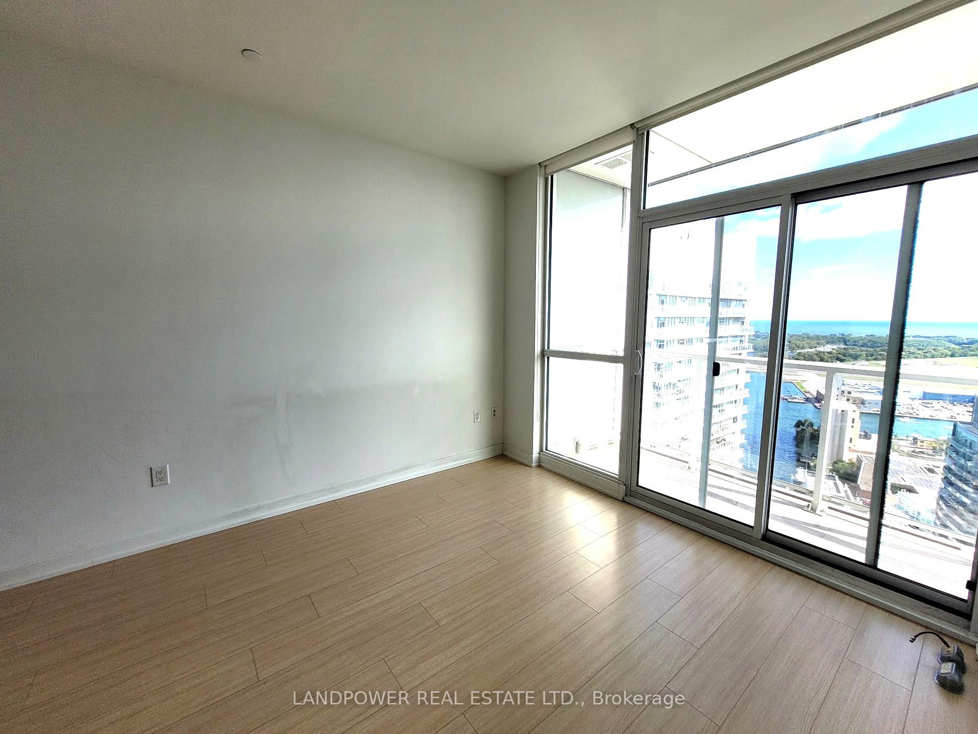 Photo 15 of Unit 4502, 85 Queens Wharf Road, Toronto, Waterfront Communities — HOMEH