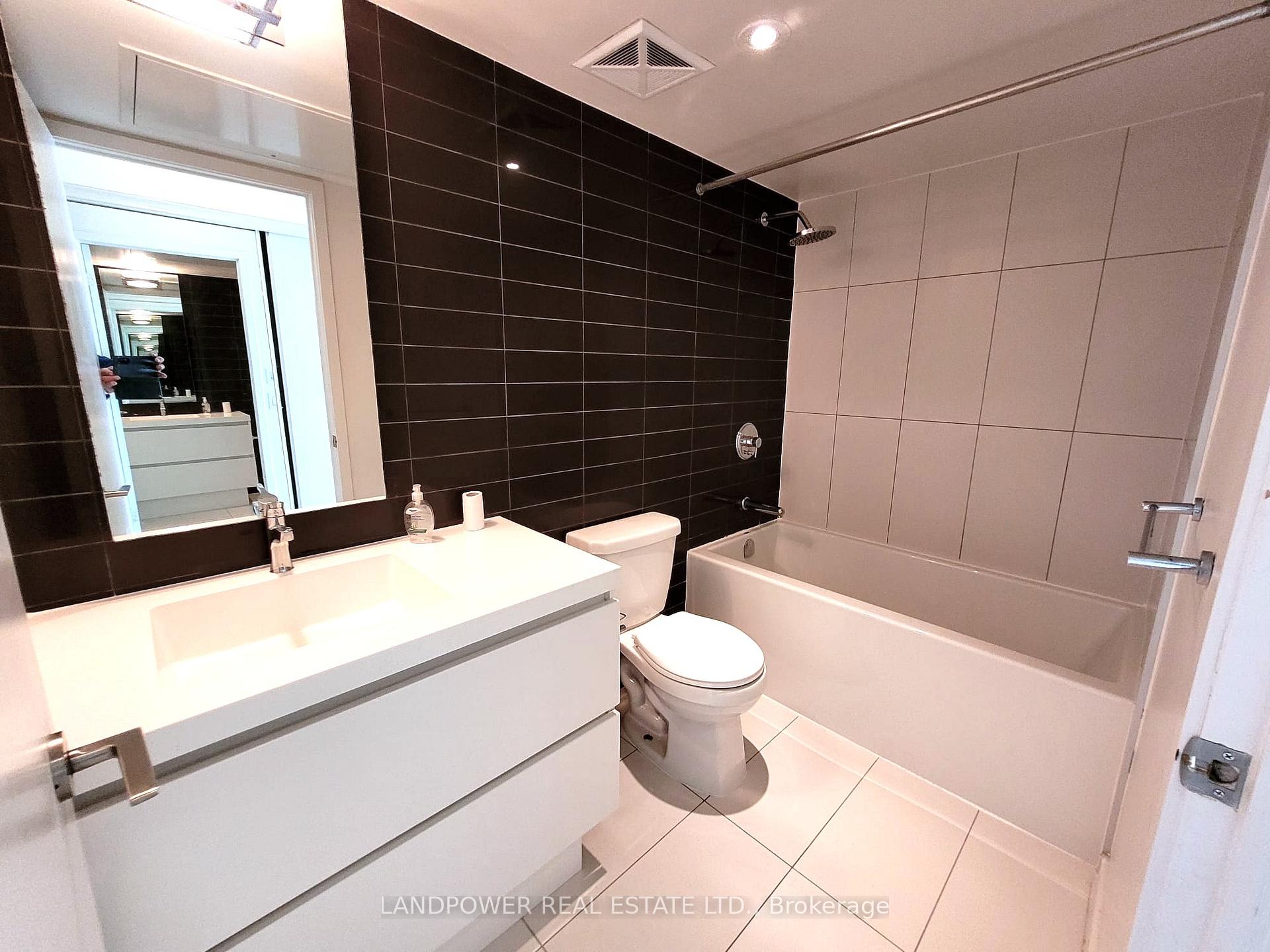 Photo 24 of Unit 4502, 85 Queens Wharf Road, Toronto, Waterfront Communities — HOMEH