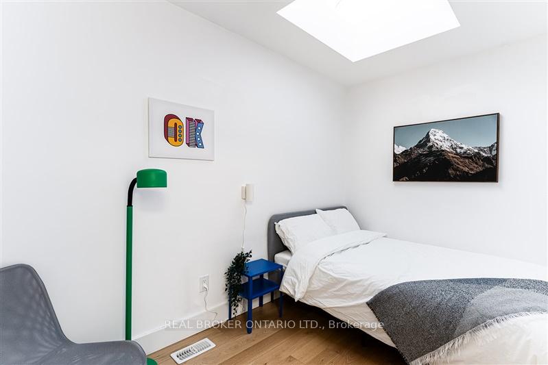 Photo 13 of Unit Upper, 278 Campbell Avenue, Toronto, Dovercourt-Wallace Emerson-Junction — HOMEH