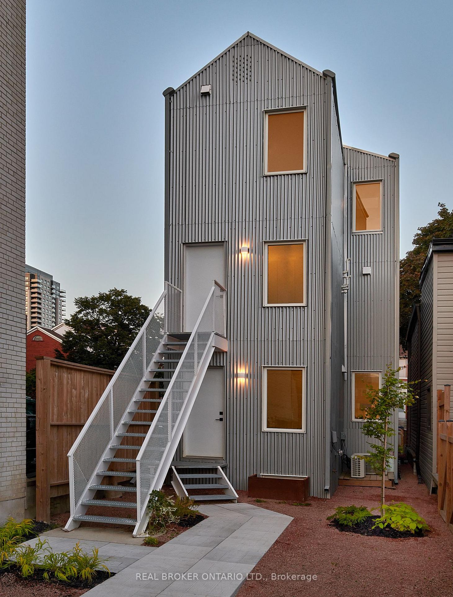 Photo 20 of Unit Upper, 278 Campbell Avenue, Toronto, Dovercourt-Wallace Emerson-Junction — HOMEH