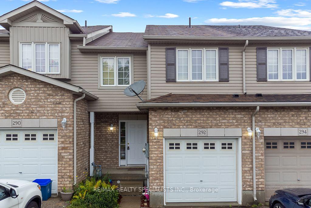 Photo 2 of 292 Briarmeadow Drive, Kitchener, Idlewood — HOMEH