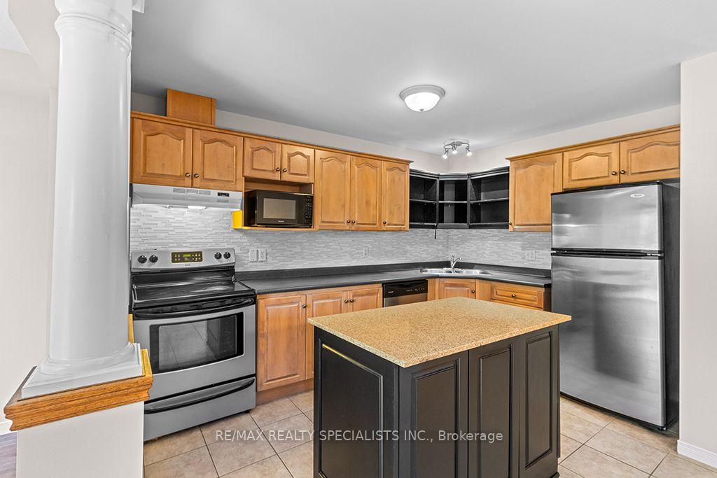 Photo 5 of 292 Briarmeadow Drive, Kitchener, Idlewood — HOMEH