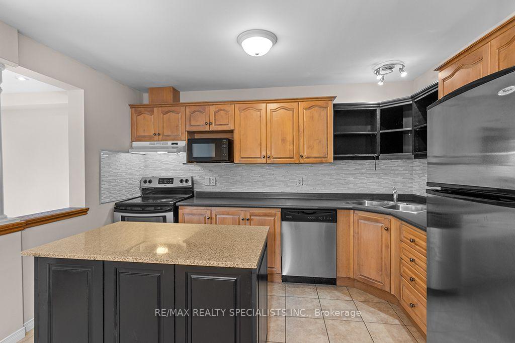 Photo 6 of 292 Briarmeadow Drive, Kitchener, Idlewood — HOMEH