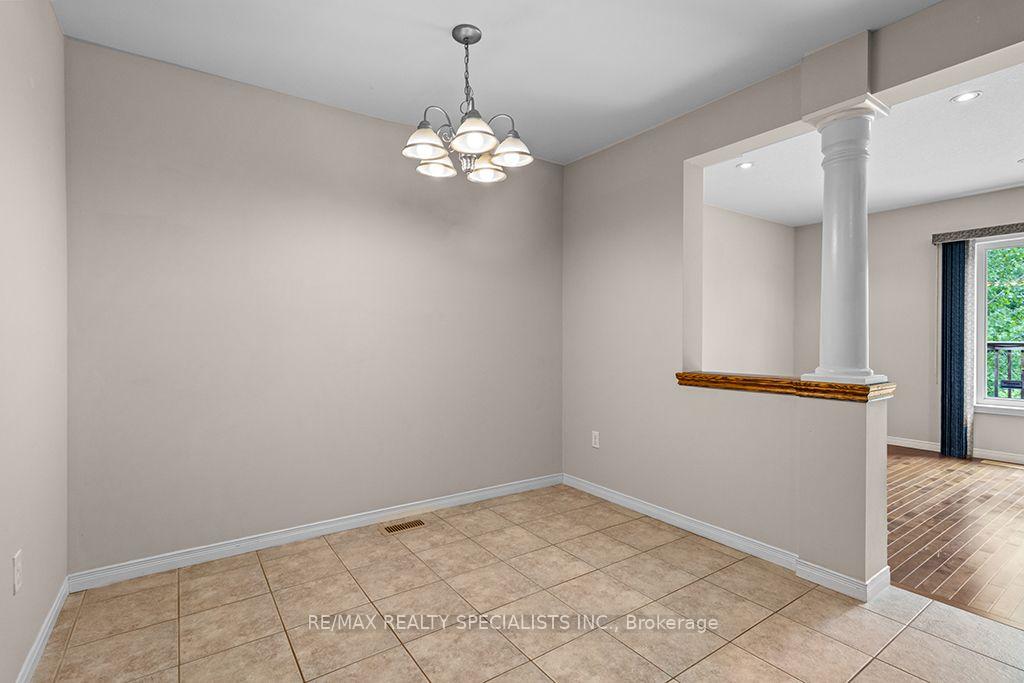 Photo 8 of 292 Briarmeadow Drive, Kitchener, Idlewood — HOMEH