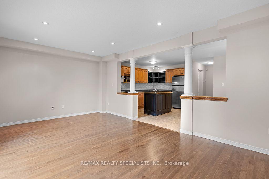 Photo 14 of 292 Briarmeadow Drive, Kitchener, Idlewood — HOMEH