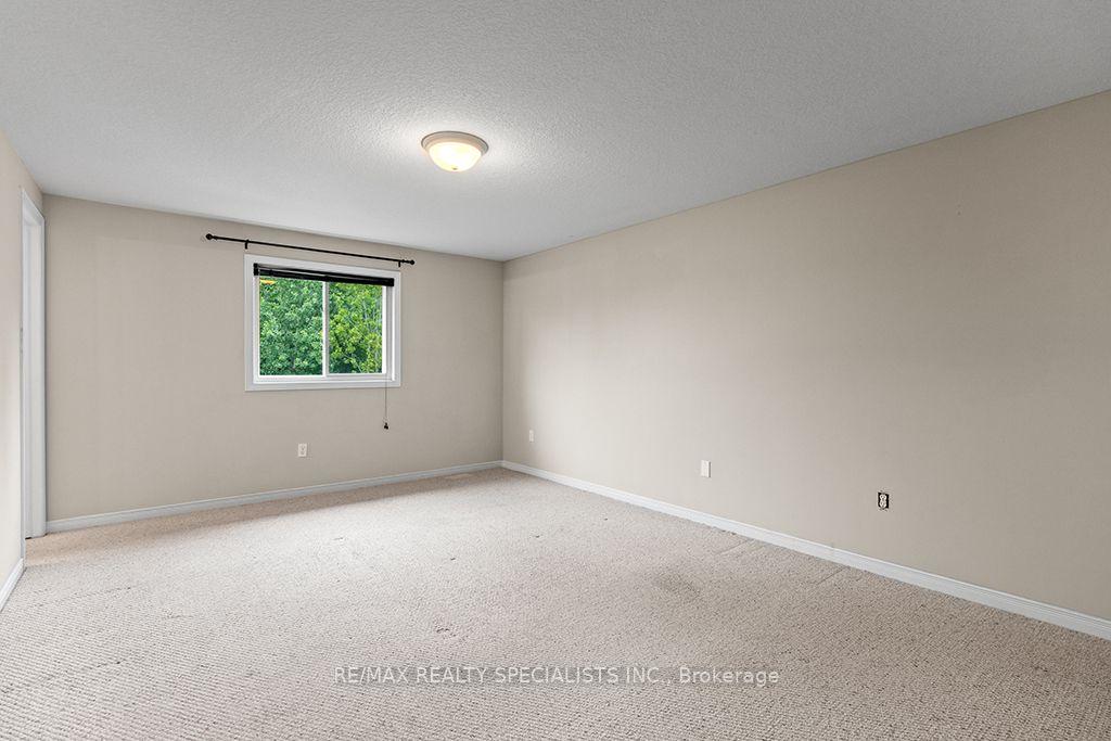 Photo 18 of 292 Briarmeadow Drive, Kitchener, Idlewood — HOMEH