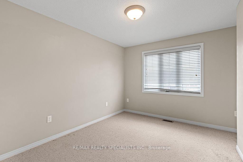 Photo 23 of 292 Briarmeadow Drive, Kitchener, Idlewood — HOMEH