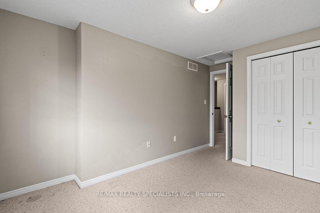 Photo 24 of 292 Briarmeadow Drive, Kitchener, Idlewood — HOMEH