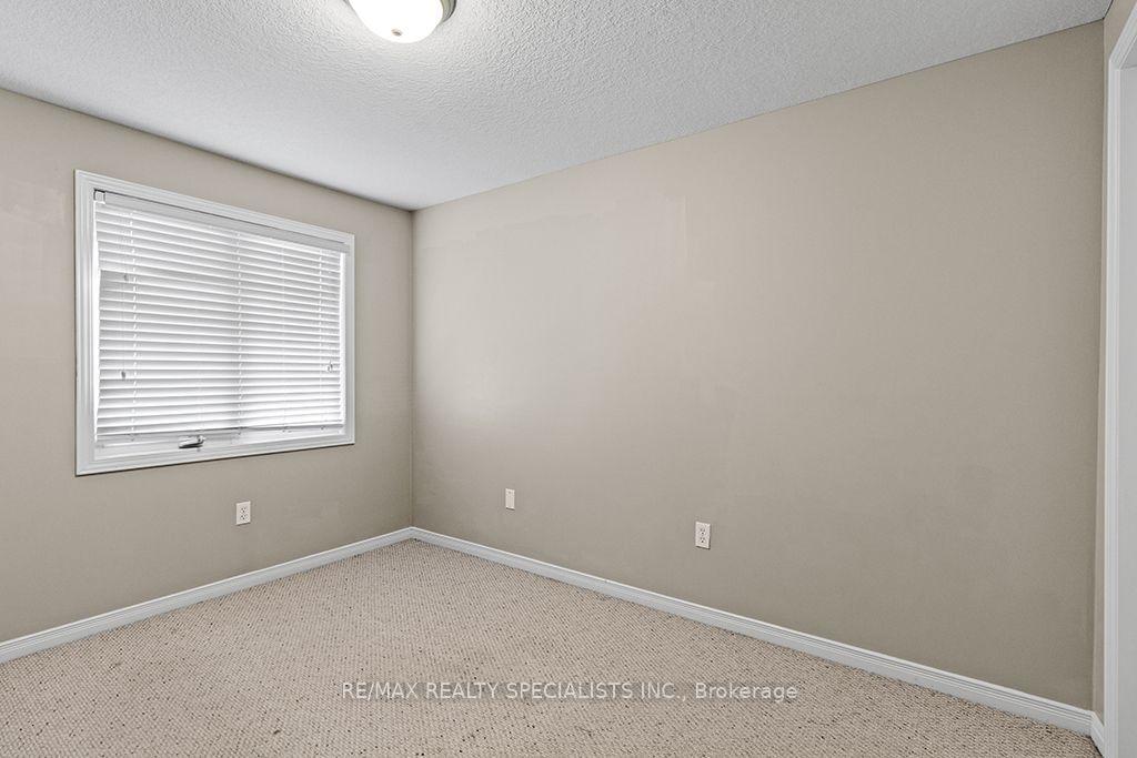 Photo 25 of 292 Briarmeadow Drive, Kitchener, Idlewood — HOMEH