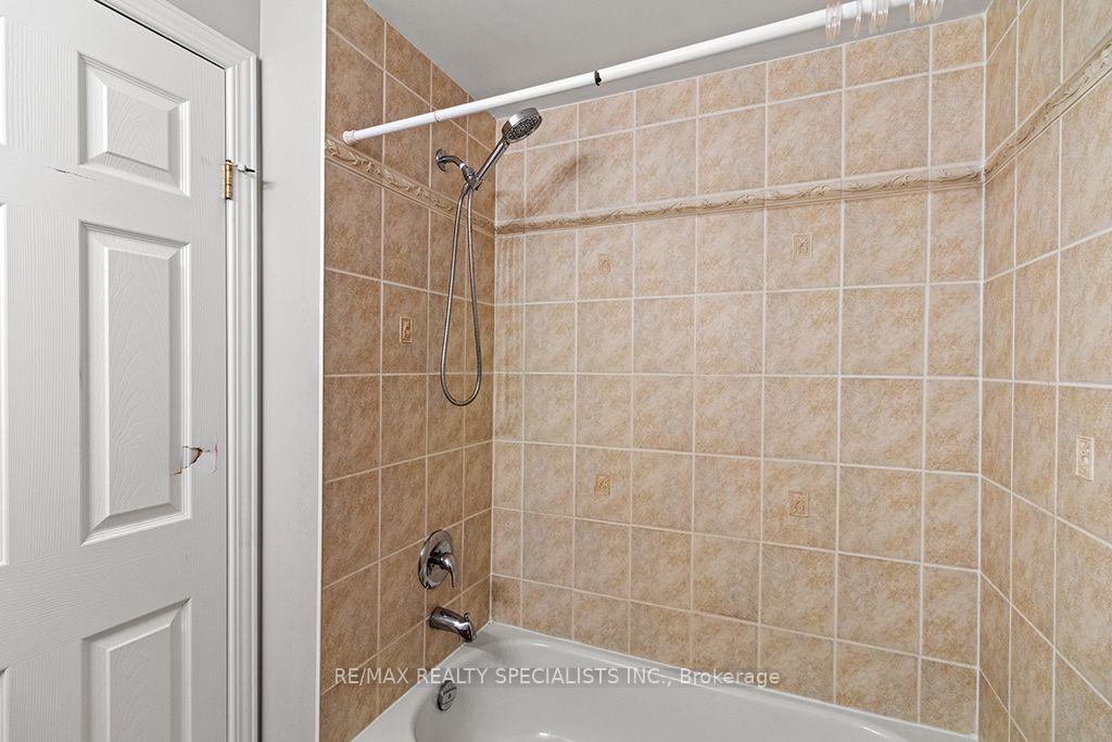 Photo 28 of 292 Briarmeadow Drive, Kitchener, Idlewood — HOMEH