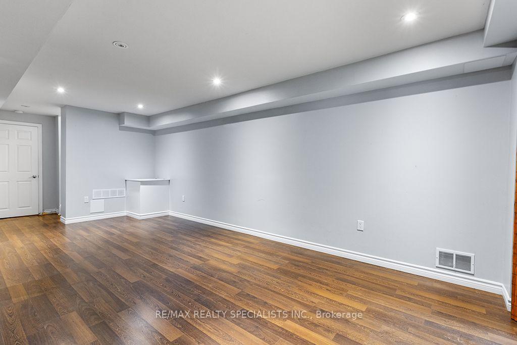 Photo 33 of 292 Briarmeadow Drive, Kitchener, Idlewood — HOMEH