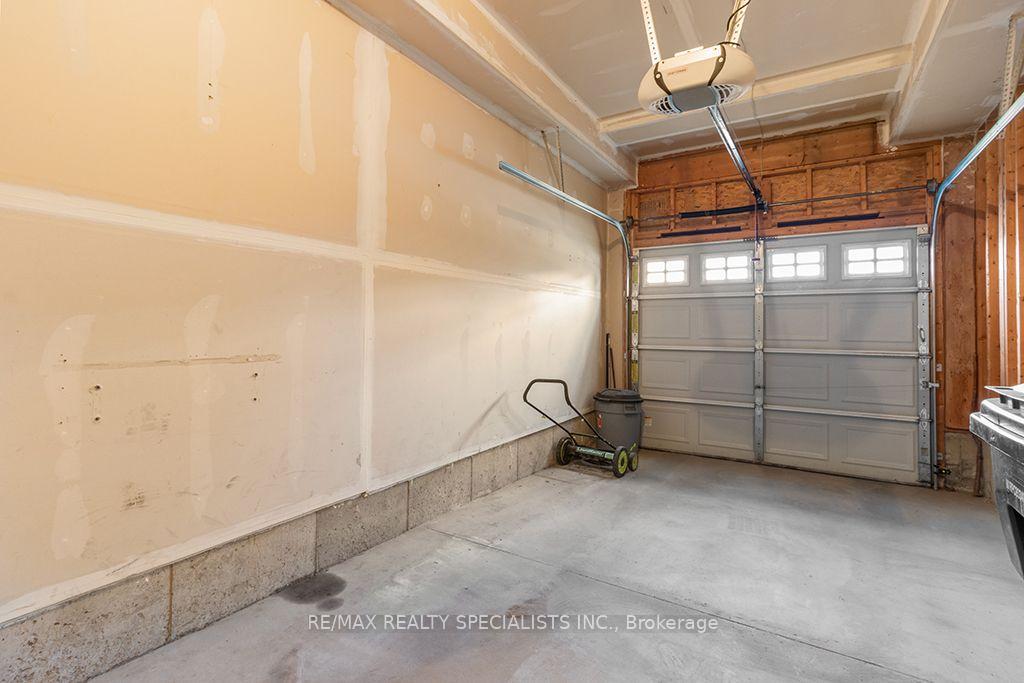 Photo 35 of 292 Briarmeadow Drive, Kitchener, Idlewood — HOMEH