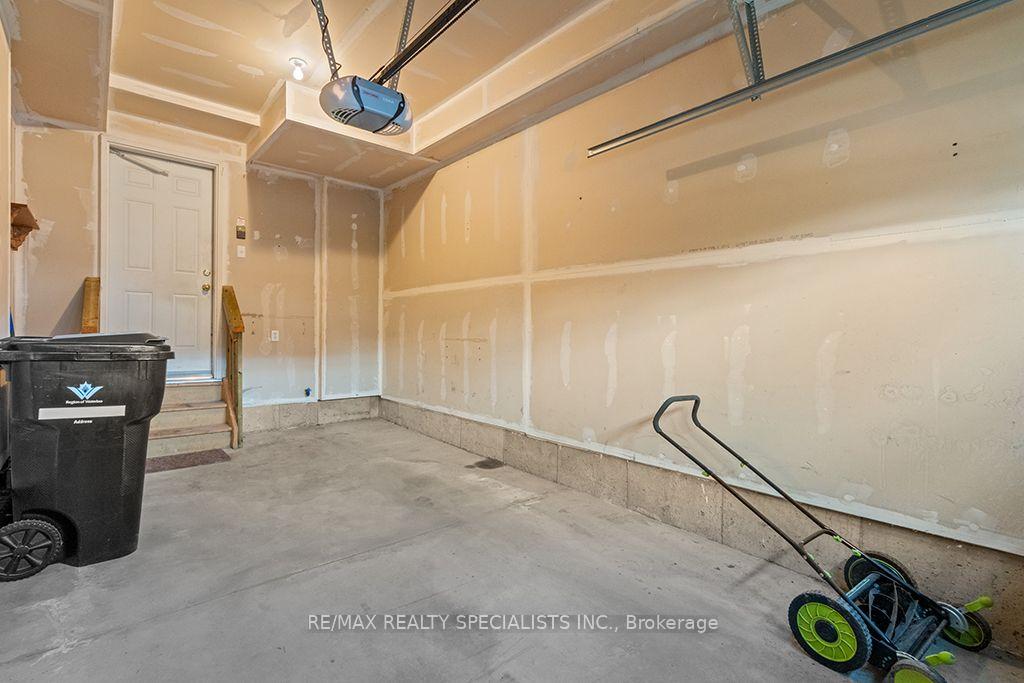 Photo 36 of 292 Briarmeadow Drive, Kitchener, Idlewood — HOMEH