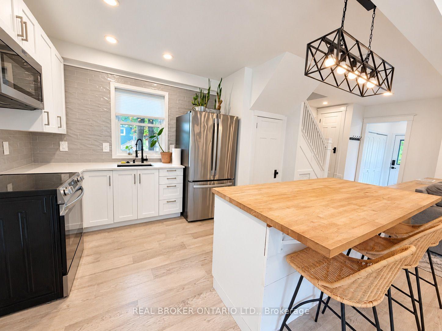Photo 11 of 826 Beach Boulevard, Hamilton, Hamilton Beach — HOMEH