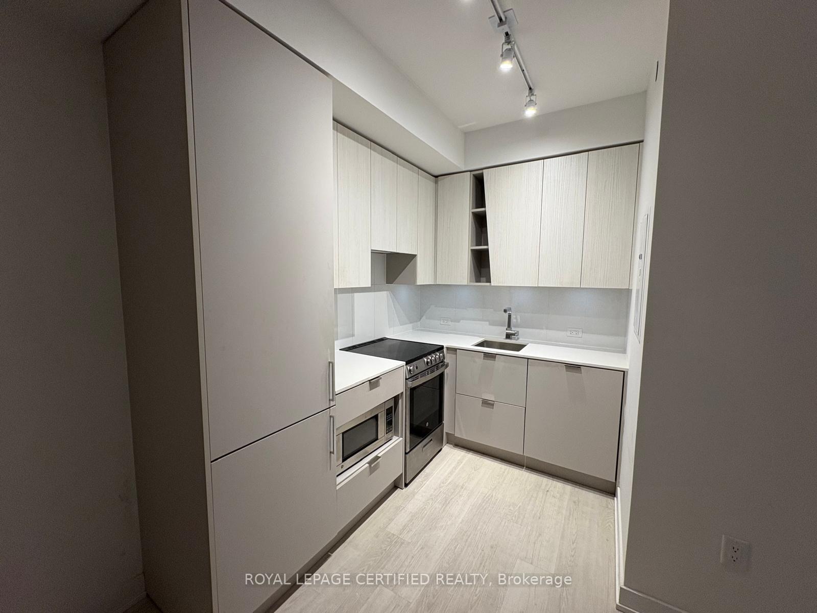 Photo 13 of 3883 Quartz Road, Mississauga, City Centre — HOMEH
